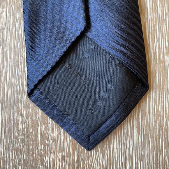Boss Hugo Boss Black and Navy Silk Tie - Picture 4 of 7